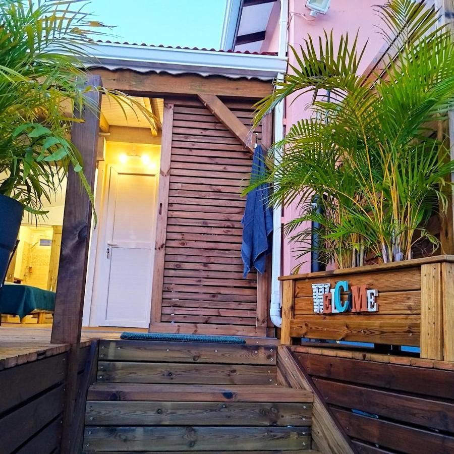 Studio avec vue sur la mer piscine privee et jardin clos a Sainte Anne Extérieur photo